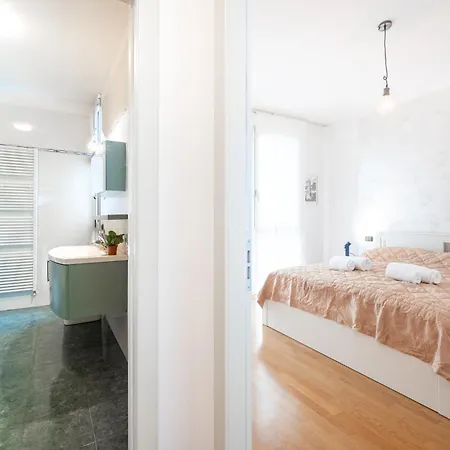 Balcony Bliss! Elegant Residency Lägenhet Parma