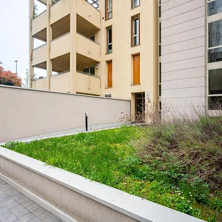 Balcony Bliss! Elegant Residency * Parma