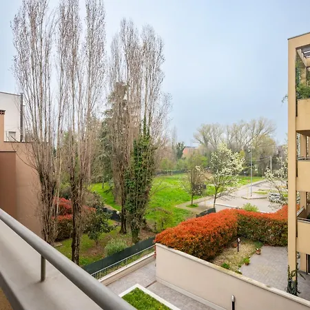 Balcony Bliss! Elegant Residency Lägenhet Parma