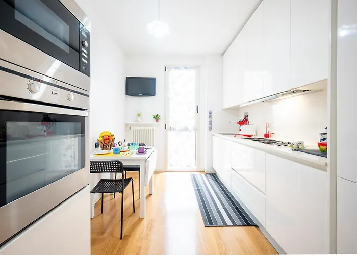 Διαμέρισμα Balcony Bliss! Elegant Residency