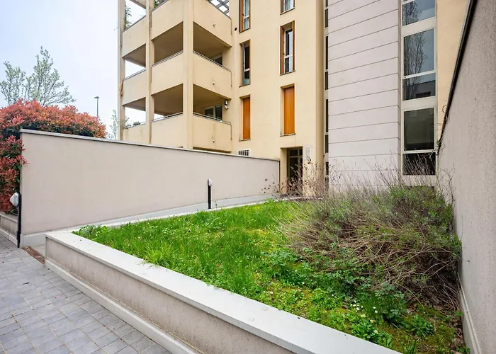 Balcony Bliss! Elegant Residency * Πάρμα